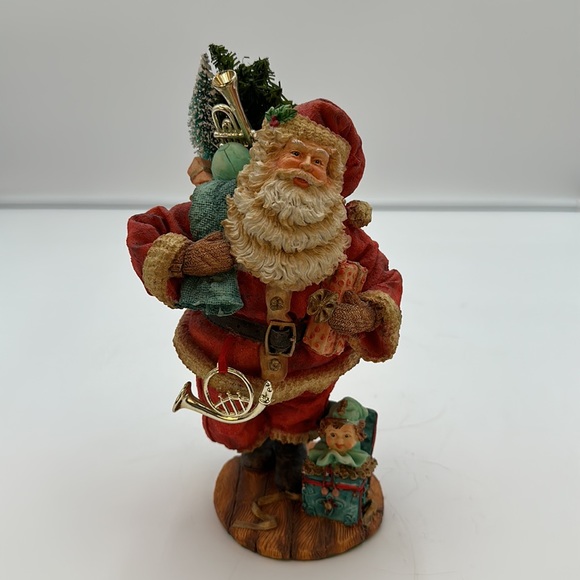 Dept. 56 In The Spirit Santa Christmas Sculpture Santa Carrying Gifts - Picture 14 of 16
